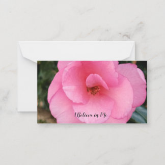 Affirmationskarte auf einem Notecard. Mitteilungskarte