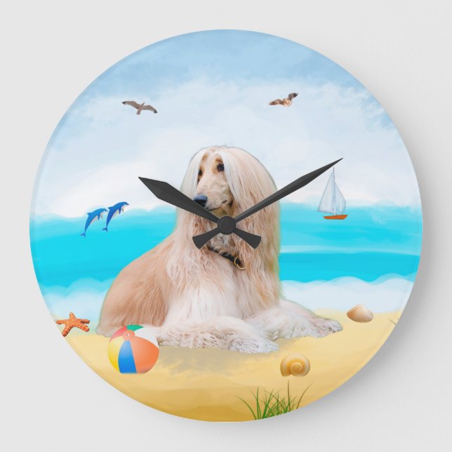 Afghanischer Hund am Strand Große Wanduhr (Vorderseite)