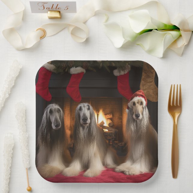 Afghanisches Hound am Feuerplatz Weihnachten Pappteller (Hochzeit)
