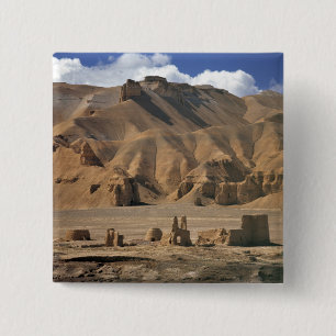 Afghanistan, Bamian Valley. Alte Erde Button