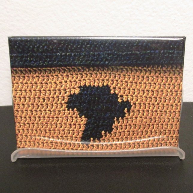 Africa Map Black and Brown Artisan Crochet Print Magnet (Von Creator hochgeladen)