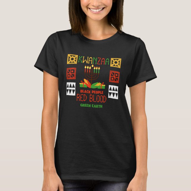 African American Holiday or Kwanzaa Kinara or Kwan T-Shirt (Vorderseite)