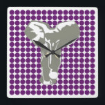African Violet Safari Dot mit Pop Art Elephant Quadratische Wanduhr<br><div class="desc">Mod polka dot pattern in Emporio Moffas "Safari" Farbpalette mit Pop Art Elephant Design auf der Vorderseite und schlichten Punkten auf der Rückseite.</div>