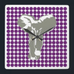 African Violet Safari Dot mit Pop Art Elephant Quadratische Wanduhr<br><div class="desc">Mod polka dot pattern in Emporio Moffas "Safari" Farbpalette mit Pop Art Elephant Design auf der Vorderseite und schlichten Punkten auf der Rückseite.</div>