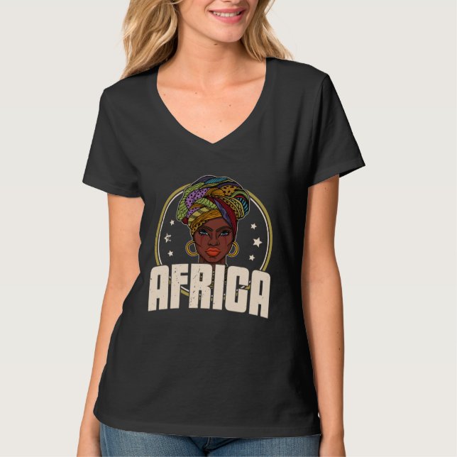 African woman womanism ethnic earrings necklace he T-Shirt (Vorderseite)