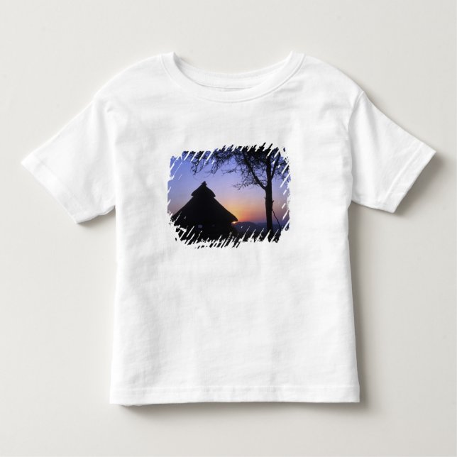 Afrika, Äthiopien, Omo-Flussgebiet, Sunset over Kleinkind T-shirt (Vorderseite)