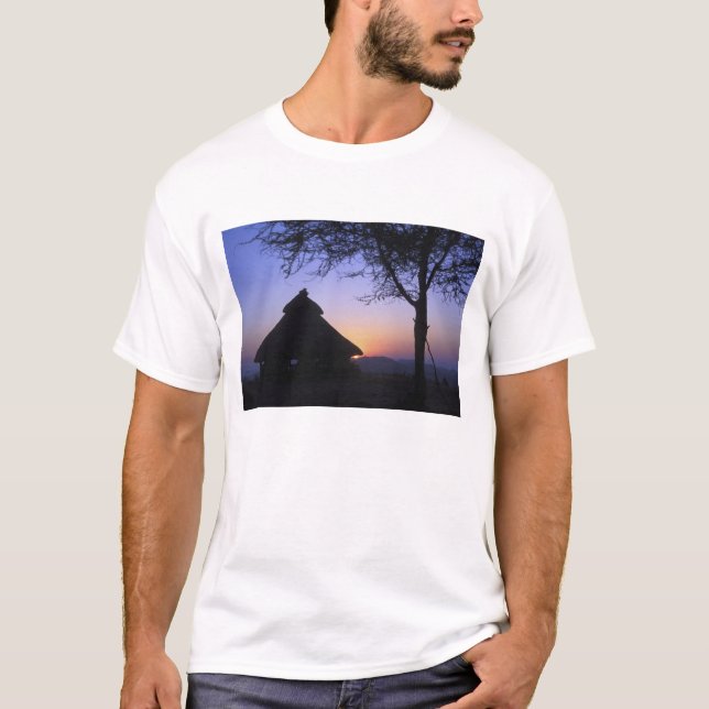 Afrika, Äthiopien, Omo-Flussgebiet, Sunset over T-Shirt (Vorderseite)