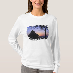 Afrika, Äthiopien, Omo-Flussregion, Sonnenuntergan T-Shirt