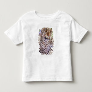 Afrika, Botsuana, Okvango-Delta, wilder Leopard. 2 Kleinkind T-shirt