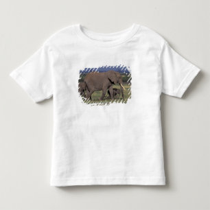 Afrika, Kenia, Amboseli-Nationalpark. Afrikanische Kleinkind T-shirt