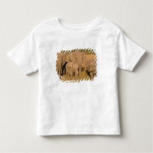 Afrika, Kenia, Masai Mara. Afrikanischer Elefant Kleinkind T-shirt