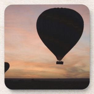 Afrika, Kenia, Masai Mara. Zwei Ballons schweben Untersetzer
