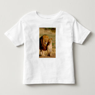 Afrika, Namibia, Okonjima. Löwe & Löwin Kleinkind T-shirt