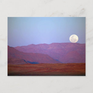 Afrika, Namibia, Sossusvlei. Ein Vollmond ruht Postkarte
