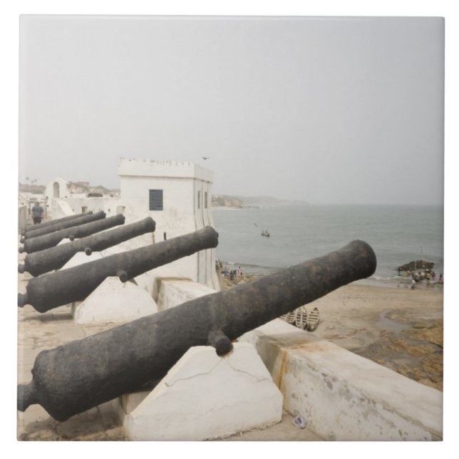 Afrika, Westafrika, Ghana, Elmina. Kanonenkarren Fliese (Vorderseite)