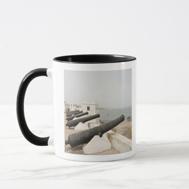 Afrika, Westafrika, Ghana, Elmina. Kanonenkarren Tasse (Links)