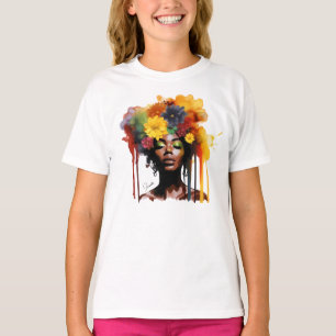 Afrikanisch-amerikanische Frau mit geblümtem Afro- T-Shirt
