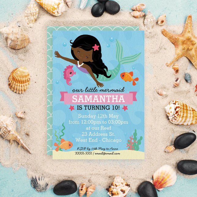 Afrikanische Amerikanische Mermaid Birthday Party Einladung (Your little sea princess can celebrate her big day with our super cute mermaid birthday invitation.)