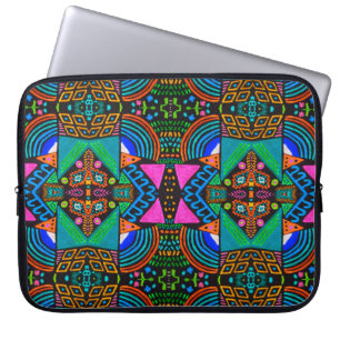 Afrikanische Kunstzeichnung. Nahtloses Aztekenmust Laptopschutzhülle