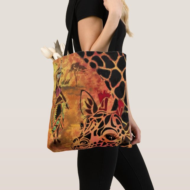 Afrikanische Mädchen und Giraffe Tote Bag (Von Nahem)