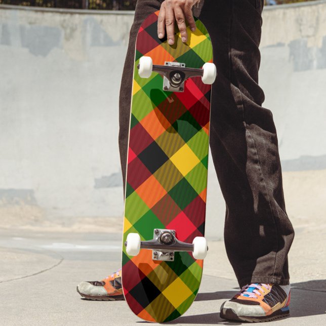 Afrikanische Rasta-Reggae-Farben Karomuster Design Skateboard (Von Creator hochgeladen)