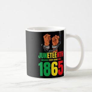 Afrikanischer amerikanischer Juneteent bricht jede Kaffeetasse