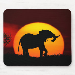Afrikanischer Elefant bei Sonnenuntergang Mousepad