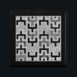Afrikanisches Mudcloth Textil mit geometrischen Mu Geschenkbox<br><div class="desc">Dieser Druck wurde von Norman Wyatt,  Jr. im Stil eines afrikanischen Lehmtuchs gemacht. Der aus Mali stammende Schlammstoff ist ein Zeichen kultureller Identität. Zeigen Sie Ihre Liebe von globalen Kultur- und geometrischen Mustern,  indem Sie diesen Ausdruck erwerben!</div>