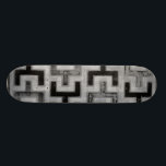 Afrikanisches Mudcloth Textil mit geometrischen Mu Skateboard<br><div class="desc">Dieser Druck wurde von Norman Wyatt, Jr. im Stil eines afrikanischen Lehmtuchs gemacht. Der aus Mali stammende Schlammstoff ist ein Zeichen kultureller Identität. Zeigen Sie Ihre Liebe von globalen Kultur- und geometrischen Mustern, indem Sie diesen Ausdruck erwerben!</div>