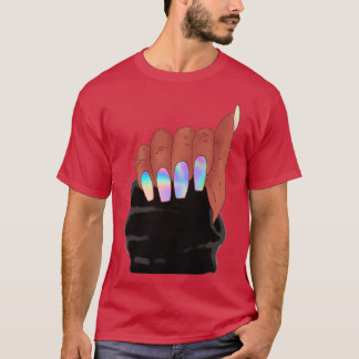 Afro Frau Hand mit Holograph Nägeln T-Shirt