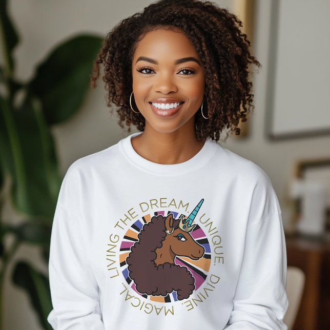 Afro Unicorn Living the Dream Design T-Shirt (Von Creator hochgeladen)