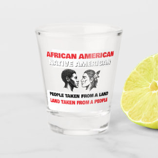 Afroamerikaner und indianische Amerikaner Schnapsglas