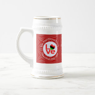 Afroamerikanische Rotbuchstaben LOVE Flagge Person Bierglas
