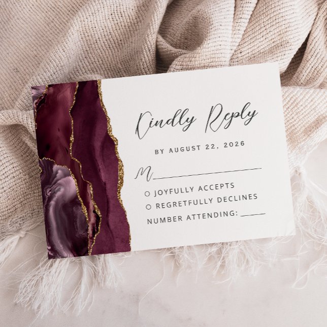 Agate Burgundy Gold Modern Script Wedding RSVP Karte (Von Creator hochgeladen)