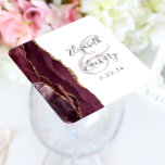 Agate Geode Script Burgundy Gold Wedding Rechteckiger Pappuntersetzer<br><div class="desc">Dieses elegante,  moderne Hochzeitsgeschenk-Untersetzer besticht durch ein bordeauxfarbenes Aquarellbild mit vergoldetem Imitat-Glitzer. Einfache Anpassung des kohlegrauen Textes auf weißem Hintergrund,  mit den Namen der Braut und des Bräutigams in handschriftlicher Kalligrafie über einen großen,  blassrosa Bordeaux-Ampersand.</div>