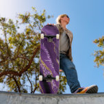 Agate Lila Violet Gold Glitzer Geode Individuelle  Skateboard<br><div class="desc">Agate Lila Violet Gold Glitzer Geode Individuelle Name Sparkle Marmor Personalisiert Geburtstag - Geburtstag oder Hochzeitsgeschenk / Beides - Fügen Sie Ihren Namen - Text oder Entfernen - Make Your Special Gift - Neu vergrössern und verschieben oder entfernen und fügen Sie Text / Elemente mit Anpassungstool. Design von MIGNED. Bitte...</div>