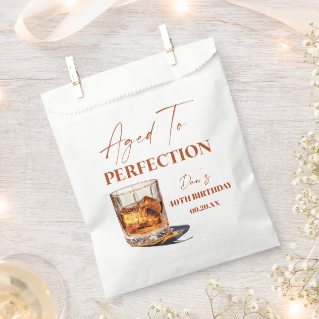 Aged To Perfection Whisky Glass Birthday Party Geschenktütchen (Ausgeschnitten)