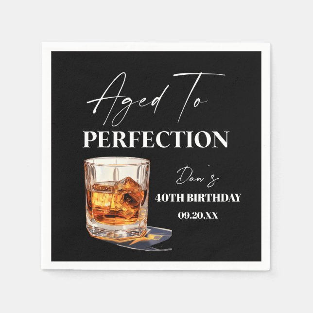 Aged To Perfection Whisky Glass Birthday Party Serviette (Vorderseite)