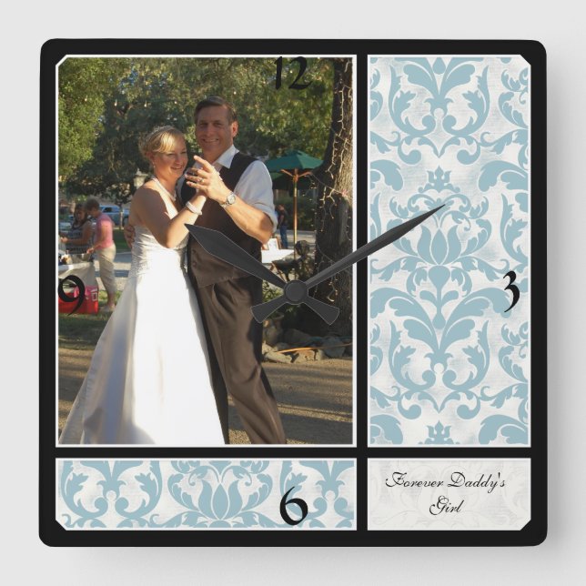 Aged Vintage Damask Pattern Wedding Fotograph Quadratische Wanduhr (Vorderseite)