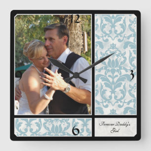 Aged Vintage Damask Pattern Wedding Photograph Quadratische Wanduhr