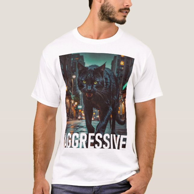 Aggressive Katze T-Shirt (Vorderseite)