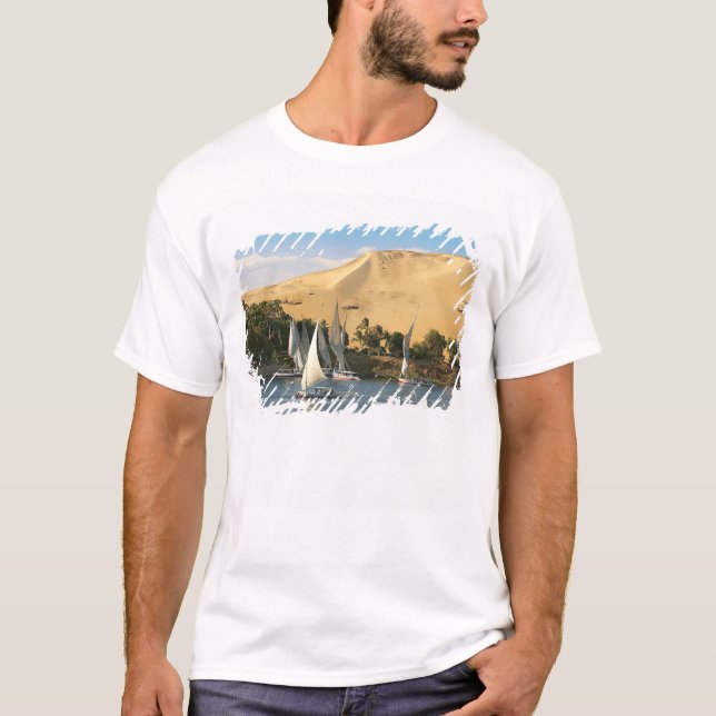 Ägypten, Assuan, Nile River, Felucca Segelboote, 2 T-Shirt (Vorderseite)