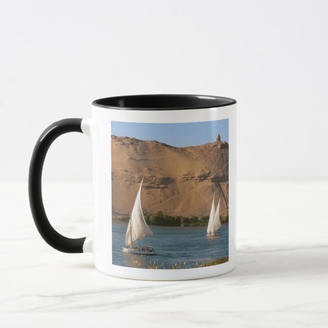 Ägypten, Assuan, Nile River, Felucca Segelboote, Tasse (Links)