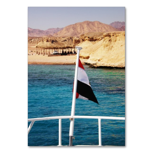 ägyptische Flagge auf dem Hintergrund des azurblau Tischnummer (Vorderseite)