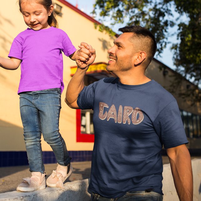 Ägyptische Hieroglyphen-Symbole in Kairo-Buchstabe T-Shirt (Von Creator hochgeladen)