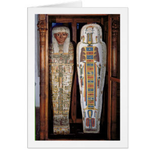 Ägyptischer Sarkophag bedeckt mit Hieroglyphen (p