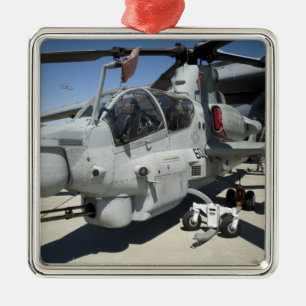 AH-1Z Superkobra-Hubschrauberangriff Silbernes Ornament