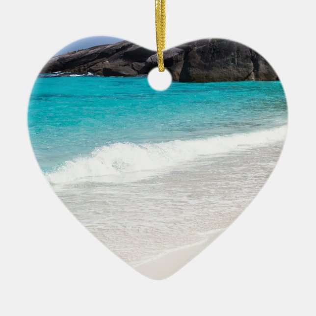 Ähnlicher weißer Sandstrand und türkisblaues Meer Keramik Ornament (Vorne)