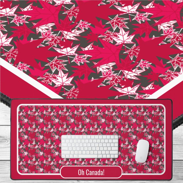 Ahorn-Blätter auf kohlebeständigem Hintergrund Schreibtischunterlage (Maple Leaves - Red and White on Charcoal by The Canadian Outpost Shop)