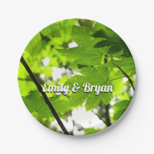 Ahorn-Blätter mit Regentropfen Pappteller